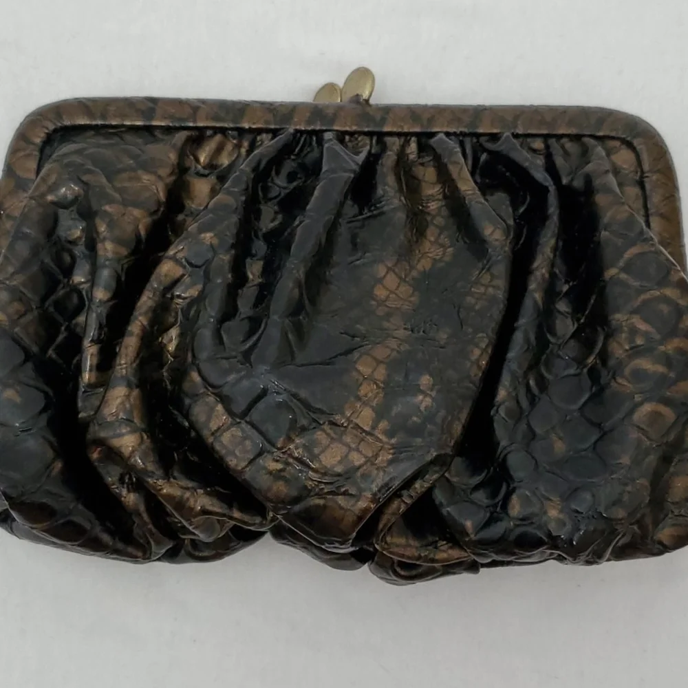 Simply Vera brown clutch